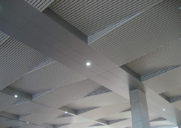 trần nhôm c85